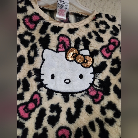 Hello Kitty Animal Print Fuzzy Sweater & Leggings Pair Kids 8 To 10 Trending - Picture 8 of 10
